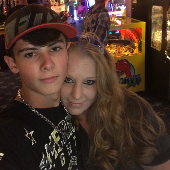 Meet your Posher, Jamie - Picture 2 of 2